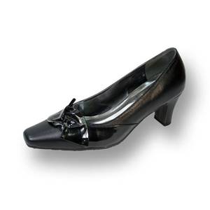 lot 7426 image: FIC PEERAGE Lori Womens Extra Wide Width Dress Pumps