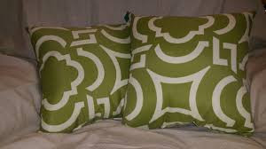 lot 7505 image: Blazing Needles 17-inch Square Polyester Outdoor Throw Pillows (Set of 2)