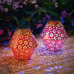 lot 3058 image: Solar Lanterns