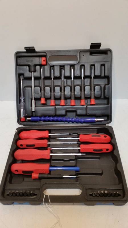 lot 4007 image: Screwdriver set