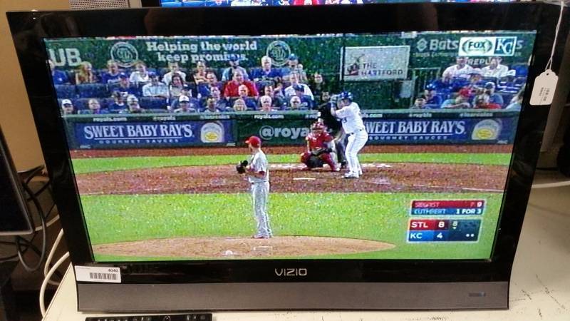 lot 4040 image: LCD 26 Vizio TV