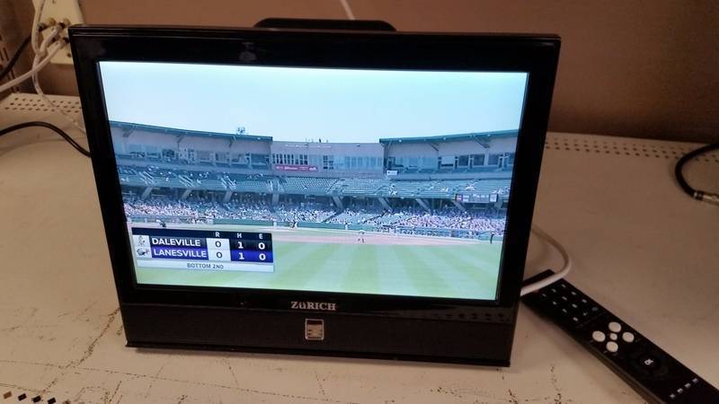 lot 4044 image: Zurich 13.3 LCD TV