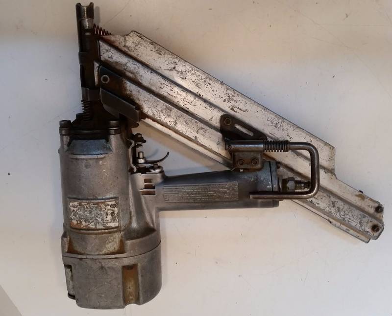 lot 1064 image: Hitachi Nail Gun