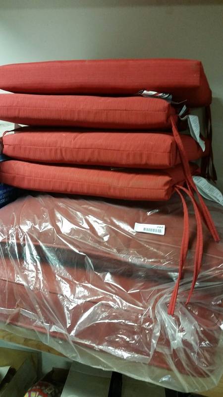 lot 1068 image: Outdoor Seat Cushions