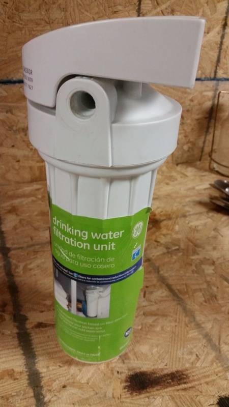 lot 1070 image: Drinking water filtration unit