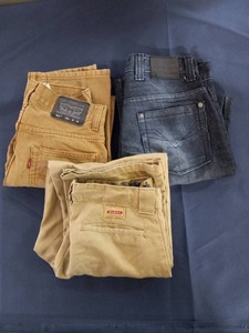lot 177 image: Levis, Steves, and Dickies Jeans ,Size 12