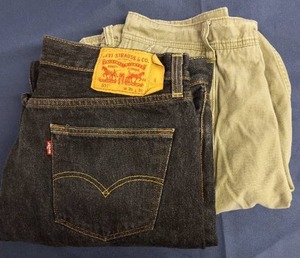 lot 179 image: Mens Levis jeans, Old navy shorts size 36-w 34 L