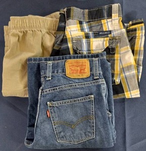 lot 185 image: Boys Shorts, Size 14-15
