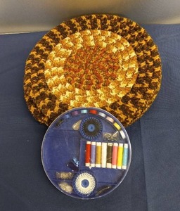 lot 190 image: Place mats,Sewing kit