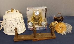 lot 199 image: Lighting Fixtures, Wall Decor