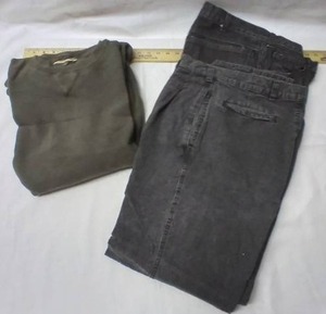 lot 302 image: Mens L Green Thermal and Jeans 33X32 and 32X32, jeans are like new
