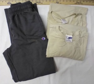 lot 313 image: Mens Size M Sweat Pants (small spot on front), 2 Mens XL Tshirts