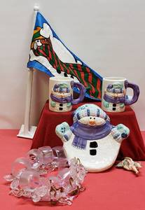 lot 13 image: Holiday Dcor, Including SUPER CUTE Snowmen Ceramic Cookie Plate & Mugs & 8 Plastic Angel Napkin Holders