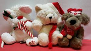 lot 33 image: Stuffed Seasonal Dcor #5