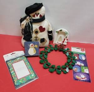 lot 34 image: Holiday Dcor #6