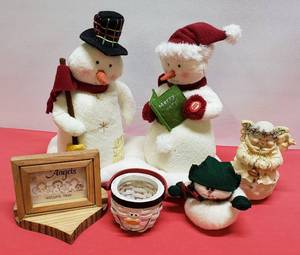 lot 36 image: Holiday Dcor, Including Animated Snow Couple, (12X10)