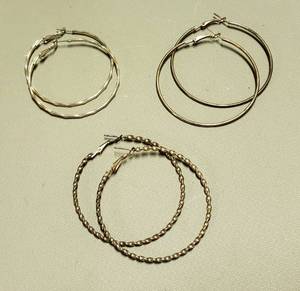 lot 115 image: Lg Hoop Earrings, (For Pierced Ears)