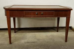 lot 118 image: Vintage Coffee Table WDrawer, (3X 16)