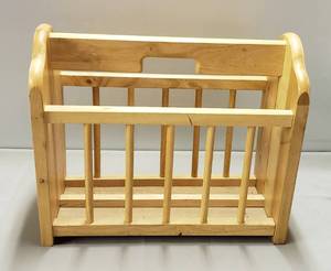 lot 121 image: Oak Magazine Rack