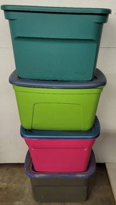 lot 361 image: 4 Storage Containers with Lids Lot #2