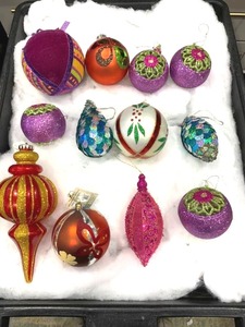 lot 1022 image: Mixed Lot of 12 Vibrant Round Christmas Ornaments