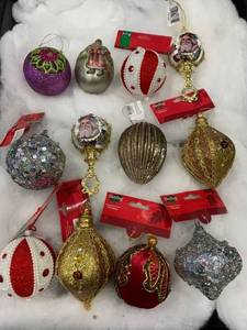 lot 1032 image: Mixed Lot of 12 Round Christmas Ornaments