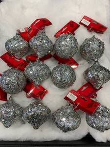 lot 1033 image: Lot of 12 Silver Glitter Round Christmas Ornaments
