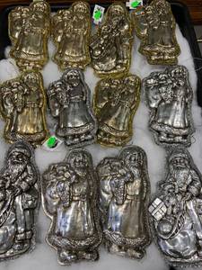 lot 1047 image: Mixed Lot of 12 Metallic Santa Christmas Ornaments