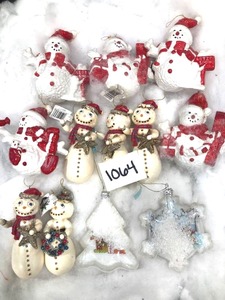 lot 1064 image: Mixed lot of 12 Christmas Ornaments