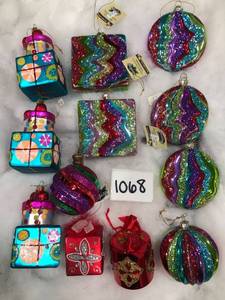 lot 1068 image: Mixed lot of 12 Christmas Ornaments