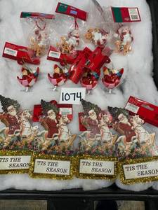 lot 1074 image: Mixed Lot of 12 Christmas Ornaments