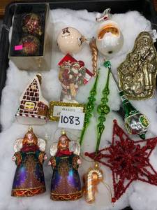 lot 1083 image: Mixed Lot of 15 Christmas Ornaments