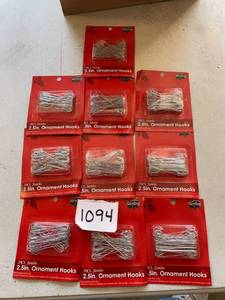 lot 1094 image: 10 Boxes of 50 Count 2.5�� Jumbo Ornaments Hooks