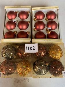 lot 1102 image: Lot of 20 Ball Shaped Christmas Ornaments