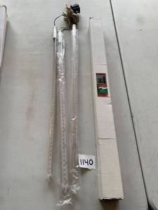 lot 1140 image: 2 Boxes LED Long Icicle Lighting