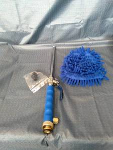 lot 11735 image: CLEANING SPRAYER WATER HIGH PRESSURE SPRAYER WITH WASHING GLOVER