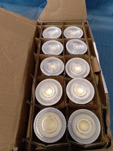 lot 11764 image: 10- PIECES BULBS WHITE ( ASIN BO6SRBSWZB)