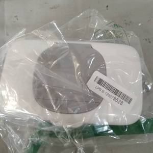 lot 11853 image: WET WIPE STORAGE CONTAINER
