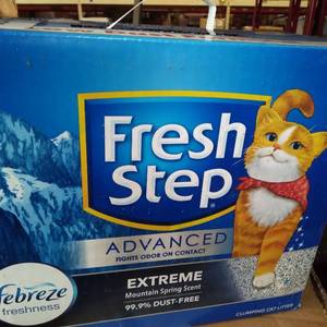 lot 11881 image: FRESH STEP ADVANCED CAT LITTER, EXTREME MOUNTAIN SPRING SCENT DUST FREE W FEBREZE , 18.5LB
