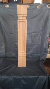 lot 15008 image: SQUARE FARMHOUSE ISLAND LEG POST. WOOD