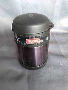 lot 17032 image: 10 OZ KIDS THERMOS INCLUDED WITH SPOON