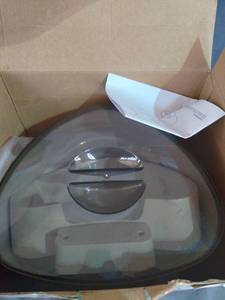 lot 17271 image: ISYOUNG AUTOMATIC PET FEEDER