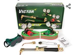 lot 654 image: Victor Technologies 0384-2540 Medalist 250 System Medium Duty Cutting System, Acetylene Gas Service, G250-15-510 Fuel Gas Regulator