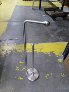 lot 7538 image: Umbra Free Standing Toilet Paper Holder with Reserve