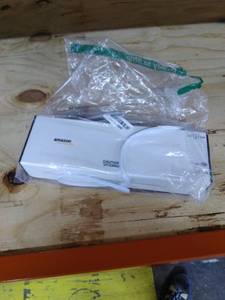 lot 7574 image: Amazon Basics 9-Inch Thermal Laminator Machine