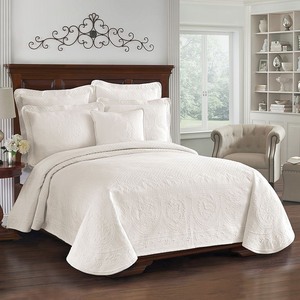 lot 3562 image: Ivory King Charles Matelasse Coverlet (King) - Historic Charleston