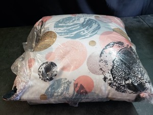 lot 3603 image: Decorative Pillow 18x18