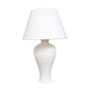 lot 3616 image: Simple Designs - Textured Stucco Curvy Ceramic Table Lamp