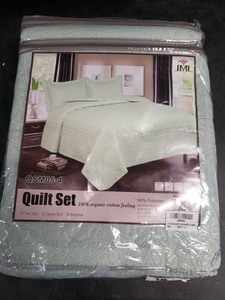 lot 3650 image: Jml Quilt Set - KING Size Quilt Set W 2 Shams All Season, Turquoise