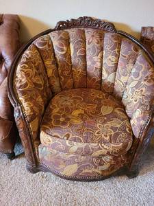 lot 1006 image: Antique reupholstered barrel chair (great condition(matches lot#1007)